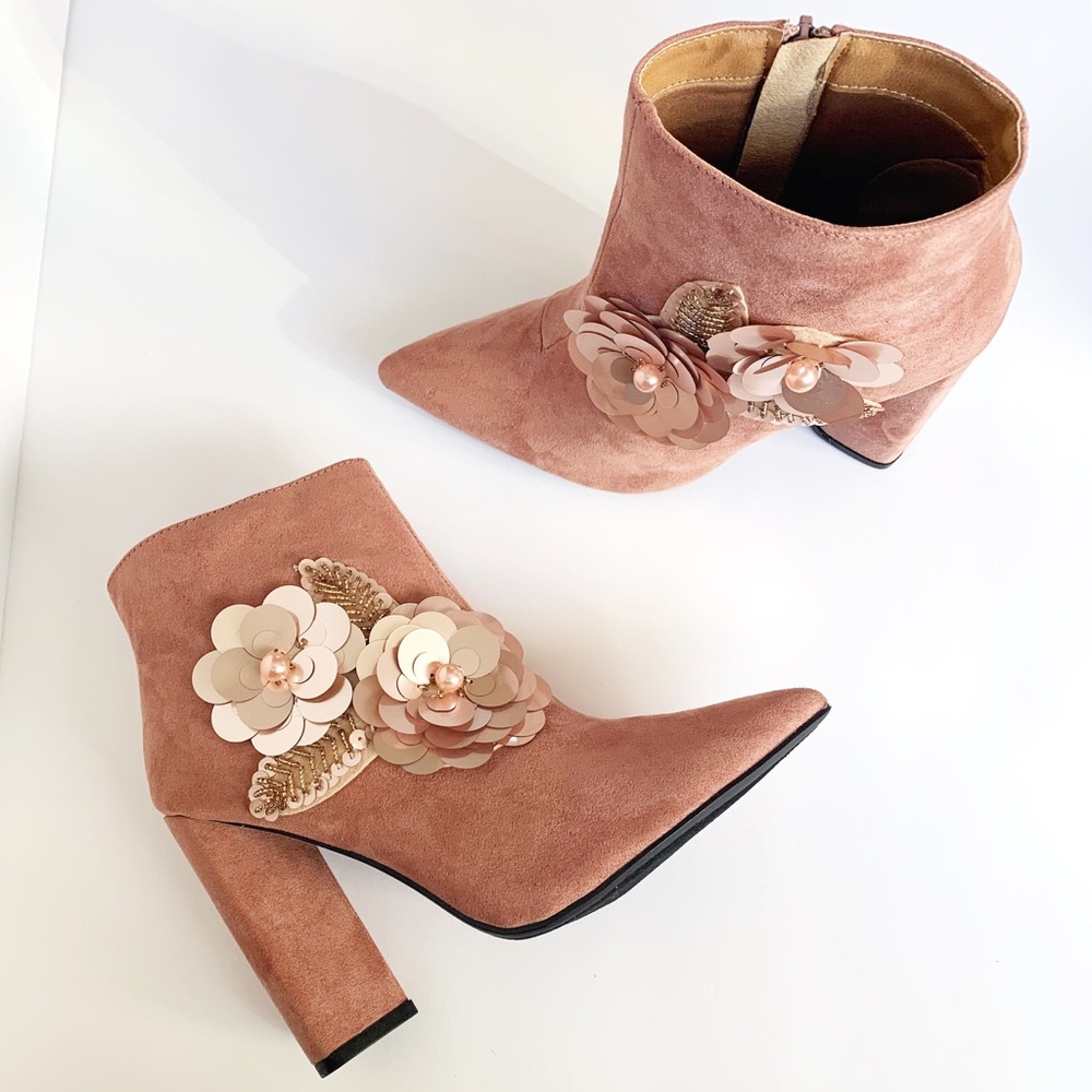 Mauve pink floral appliqué suede bootie - Picture 5 of 11